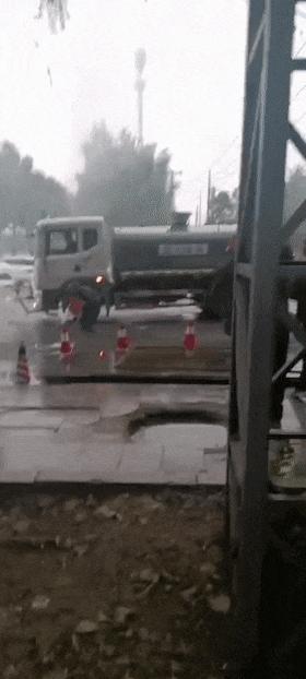 DƬ